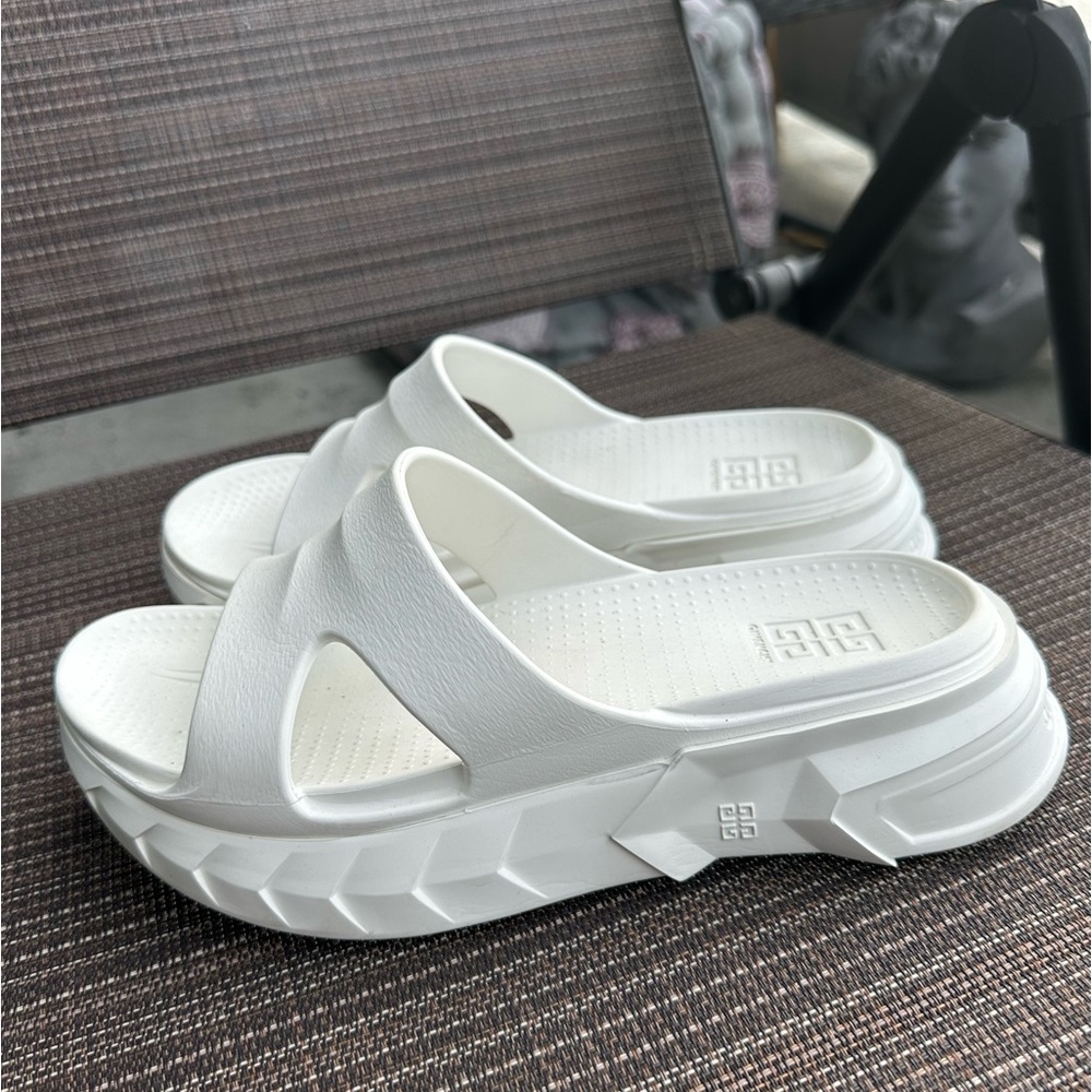 Givenchy Teaser Capsule Marshmallow Slider Rubber Sandals